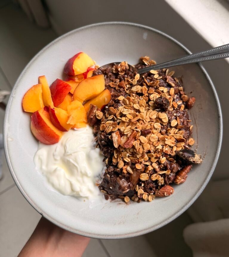 Chocolate-banana oats